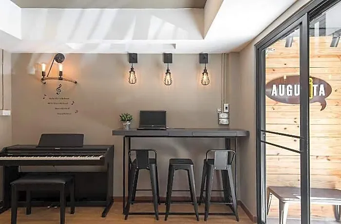 Hotel Augusta 3*